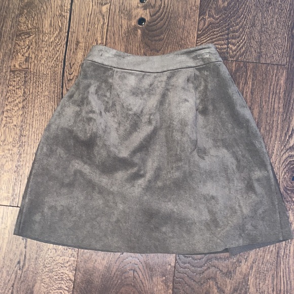 WILFRED FREE x ARITZIA SUEDE SKIRT - Picture 2 of 3